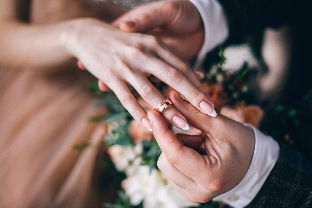 cosas que debes saber antes de comprar un anillo de compromiso
